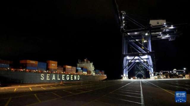 中歐北極快航通航,「冰上絲綢之路」打通。(圖:新華社)