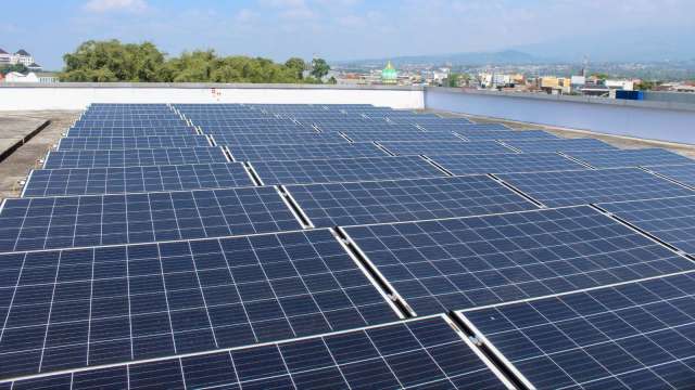 2025全球綠色科技投資激增!清潔能源、太陽能、風力與電池領跑。(圖:Shutterstock)
