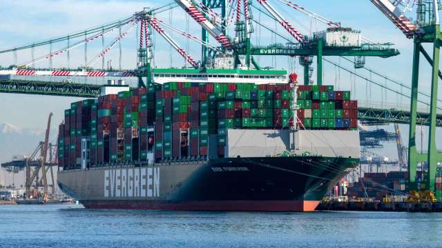 洛杉磯港9月進口量連二降，川普關稅衝擊、明年恐續疲軟。(圖:Shutterstock)