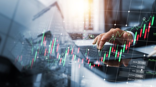 外資回補142億元 連二日買超鴻海6.8萬張 大舉敲單華邦電4.8萬張。(圖:shutterstock)