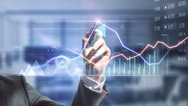 EPS今年6元→明年15元→後起直追的AI翻倍股！(圖:shutterstock)