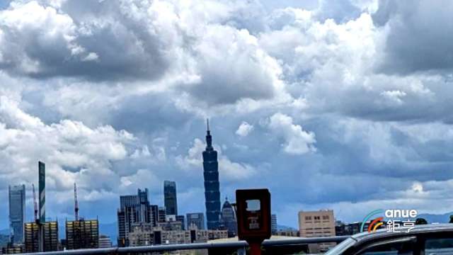 全台1-3季房市交易量19.4萬棟年減28.1% 創統計以來第三低量。(鉅亨網記者張欽發攝)