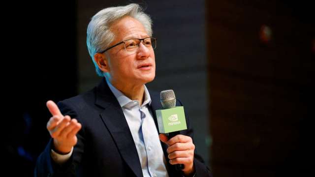 黃仁勳喊話：中國不缺AI晶片 呼籲美中科技交流勿陷對立(圖：REUTERS/TPG)