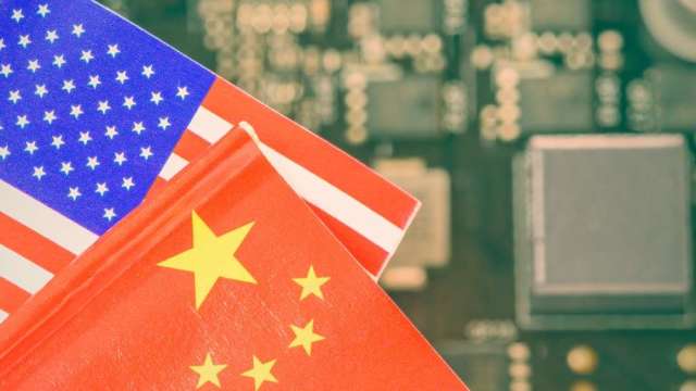 別被恐懼綁架!AI沙皇警告:嚴苛監管只會幫中國贏下AI戰。(圖:shutterstock)