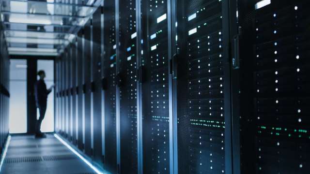 逾六成資料中心高層擔憂算力投資與長期需求與能力脫節。(圖:Shutterstock)