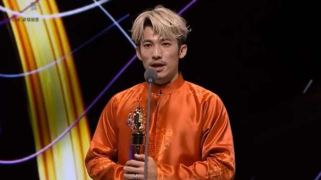 cover image of news article