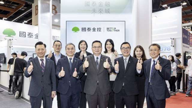 2025 台北國際金融博覽會登場,國泰金控今年以「國泰金融未來城」為策展主題。(圖/國泰金控提供)