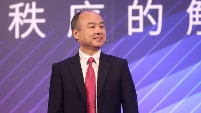 AI助力軟銀孫正義重返日本首富!財富暴增248%、達到551億美元 。(圖:Shutterstock)