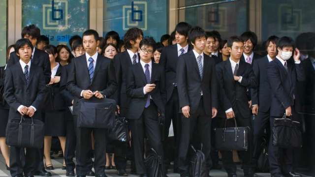 缺工拖垮經濟！日本一年損失16兆日元 GDP蒸發2.6%。(圖:shutterstock)