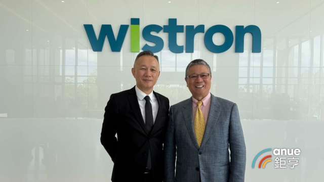 緯創董事長林憲銘(右)、執行長林建勳(左)。(鉅亨網資料照)