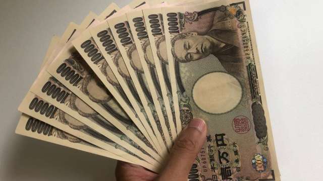 日元無視口頭警告貶破155 市場質疑高市政府護盤成效 (圖:Shutterstock)
