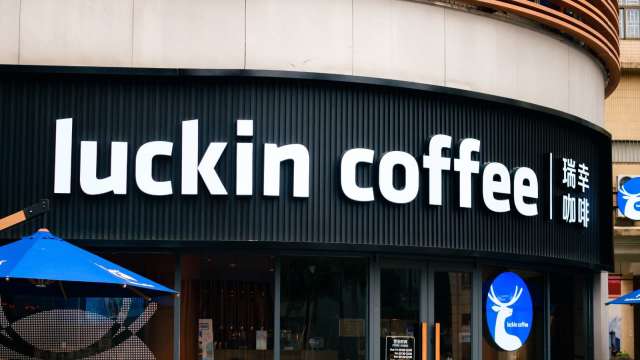 摘牌5年OTC市場股價狂飆逾2370%!瑞幸回應重返美股上市:目前沒確定時間表(圖:Shutterstock)