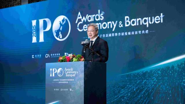 經濟部長龔明鑫於2025經濟部電子資訊國際夥伴績優廠商頒獎典禮致詞。(圖:經濟部提供)