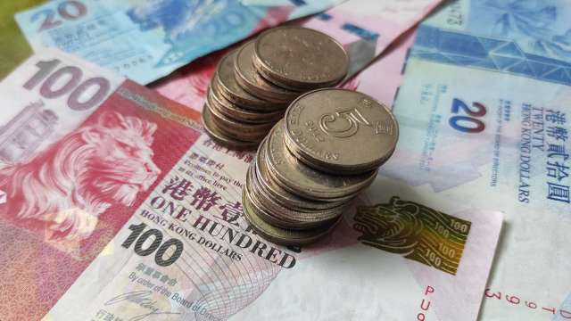 恒指承壓跌0.71% 科技股與貴金屬持續回檔(圖:shutterstock)