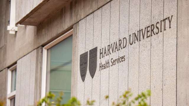 美國簽證政策收緊,大學國際學生秋季入學人數減少17%。(圖:Shutterstock)