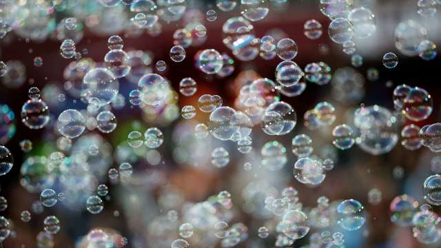 AI資本支出狂飆!皮查伊、華爾街大咖同步示警泡沫 (圖:shutterstock)