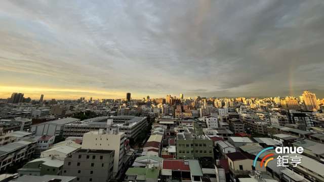 房仲：台中西區及南區預售是中古屋2倍價，圖爲示意圖。(鉅亨網記者張欽發攝)