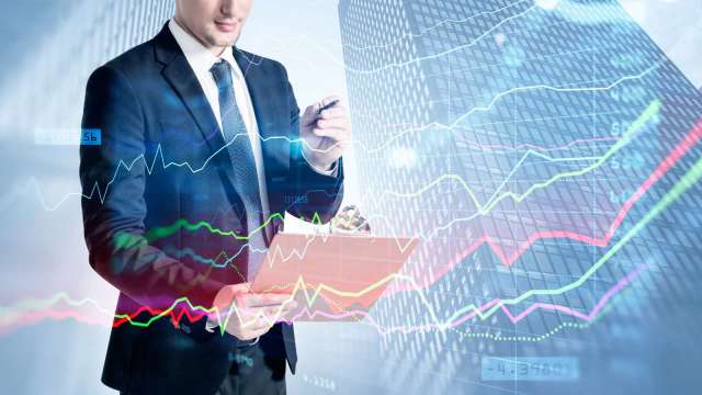 大盤急跌2000點，鴻海、東元、裕隆中長線買點浮現  (圖:shutterstock)