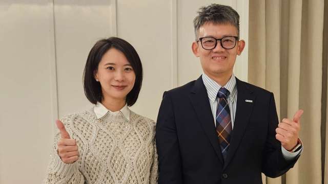 左為光焱科技董事長柯歷亞,右為總經理廖華賢。(圖:業者提供)