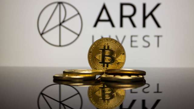 加密貨幣慘跌 方舟投資抄底相關概念股 逆勢加碼近4000萬美元(圖:shutterstock)