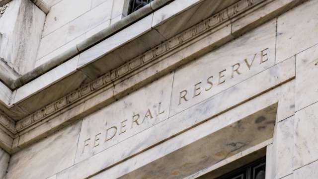 Fed下月降息無望?大摩率先撤降息預測:美經濟韌性十足 2026川普新政將讓降息更難(圖:Shutterstock)