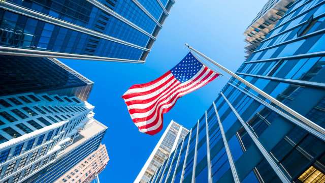 【市場觀察】Nvidia 財報救不了？AI泡沫風險升溫，這場大逆轉透露什麼訊號？ (圖:shutterstock)