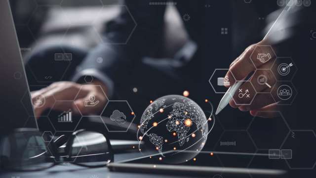 準備玩大的、現金在手等低接!買被錯殺、被低估的AI股(圖:shutterstock)