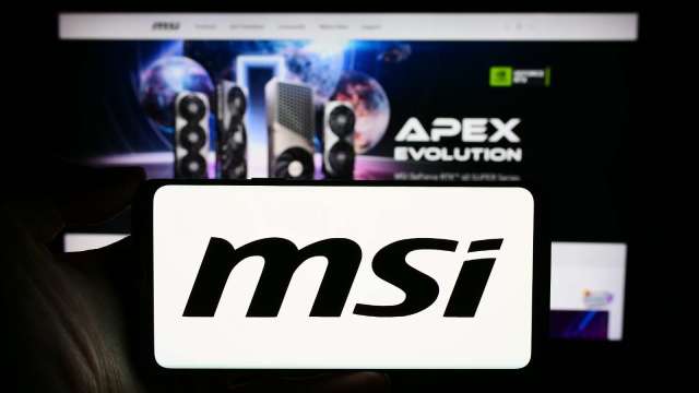 〈熱門股〉微星AI伺服器、車充、機器人三線並進 外資抄底連六買超2.6萬張。(圖：shutterstock)