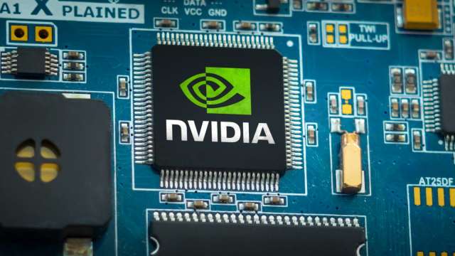 川普政府曾討論允許H200出售至中國 輝達股價短線翻紅(圖：shutterstock)