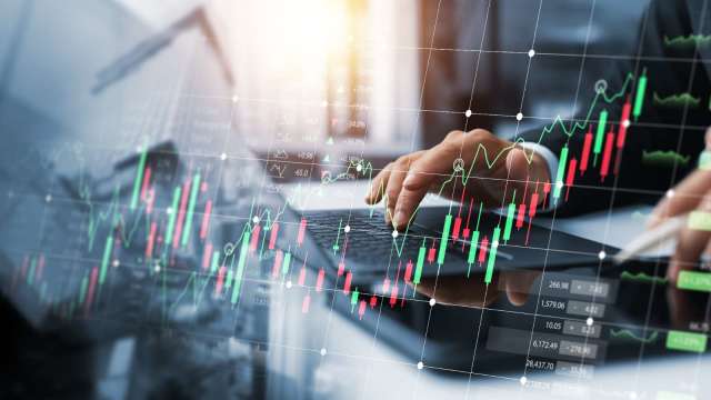 〈焦點股〉惠特法說前股價暖身 早盤漲逾半根停板。(圖:shutterstock)