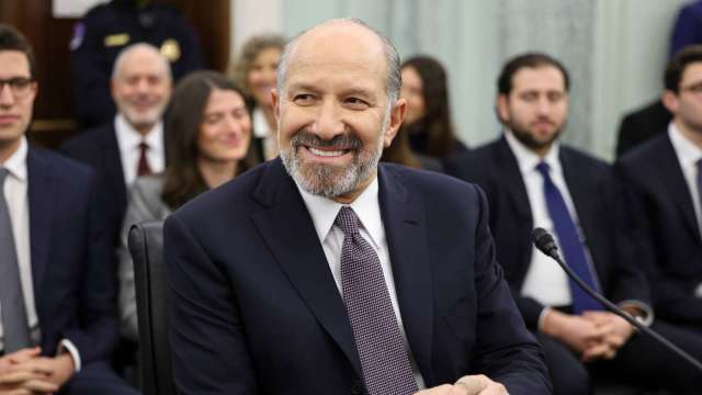 美國商務部長盧特尼克要求歐盟放寬科技監管，才願談鋼鋁關稅減免。(圖:Shutterstock)