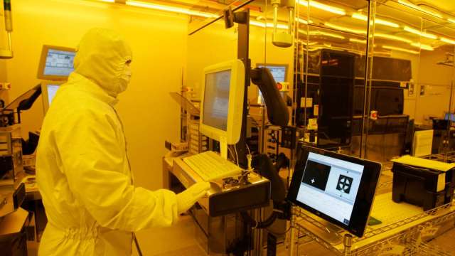 半導體設備與晶圓廠示意圖。（圖：REUTERS／TPG）