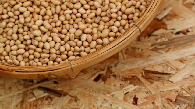 三艘貨輪奔赴碼頭，將裝載美國大豆、高粱運往中國。（圖：Shutterstock）