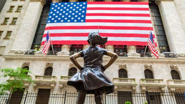 輝達挫近3% 道瓊漲超660點 迎連三紅 (圖:shutterstock)