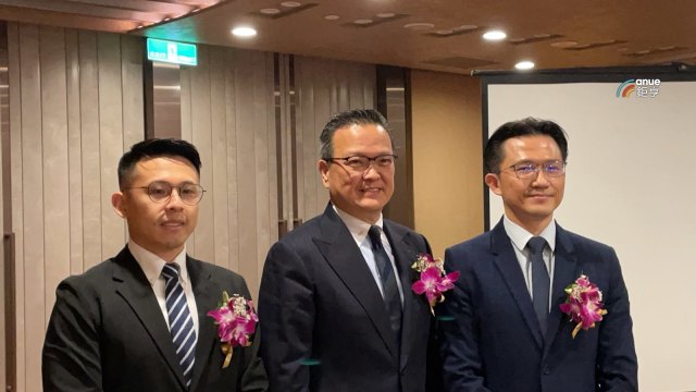 cover image of news article