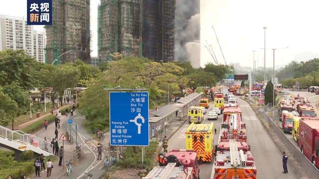 香港大埔惡火，遇難人數增至65人。（圖：央視）