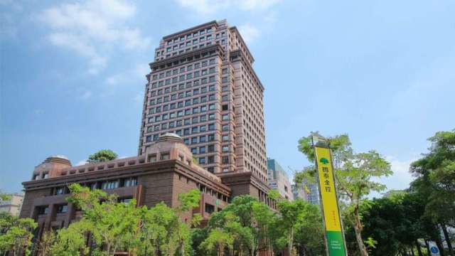 全台首例基金代收付！國泰世華攜麥格理 高雄專區推私募基礎建設投資。（圖／國泰金提供）