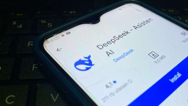 不靠堆參數!DS V3.2性能為何提升這麼多?專家:全靠「這架構」追平閉源模型算力霸權(圖:Shutterstock)