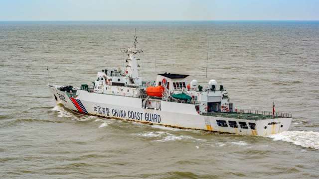 中國強化南海島礁監視與電子戰系統。(圖:Shutterstock)