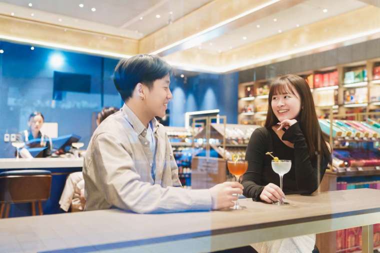 黑松開設酒專加輕酒吧的複合式連鎖酒類專賣店，計畫在2026年於雙北開出第二家店。(圖：黑松提供)