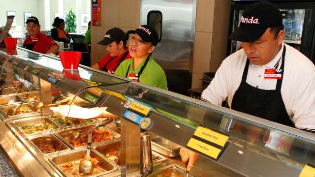 美國經濟暖中帶冷！11月服務業亮出九個月高點 就業卻連六個月萎縮(圖：REUTERS/TPG)