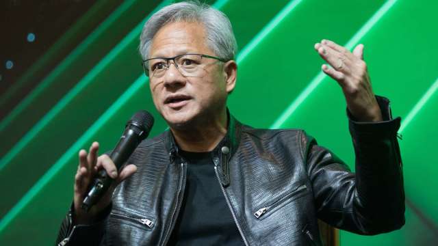 與川普談出口管制 黃仁勳:不確定中國是否會接受輝達H200晶片 (圖:Shutterstock)