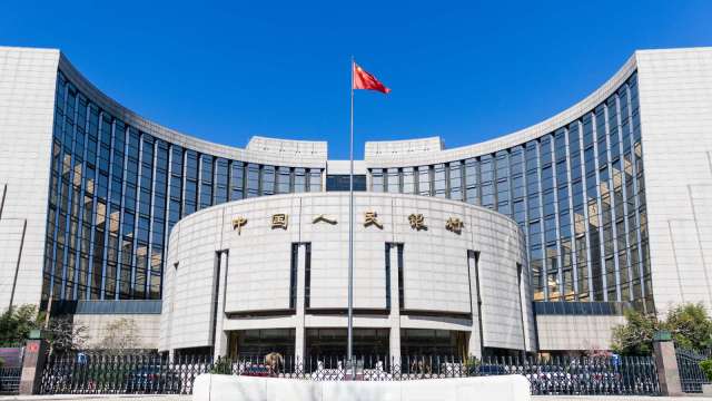 中國央行11月流動性投放顯著 專家預計年末資金仍充裕(圖:shutterstock)