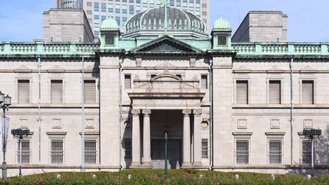 日債崩盤式下跌！日銀總裁升息言論引爆市場 高市經濟刺激計畫遭遇重擊（圖：Shutterstock）