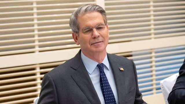 美兩大戰略報告發布延遲原因曝！傳貝森特介入涉中措辭。(圖：Shutterstock)