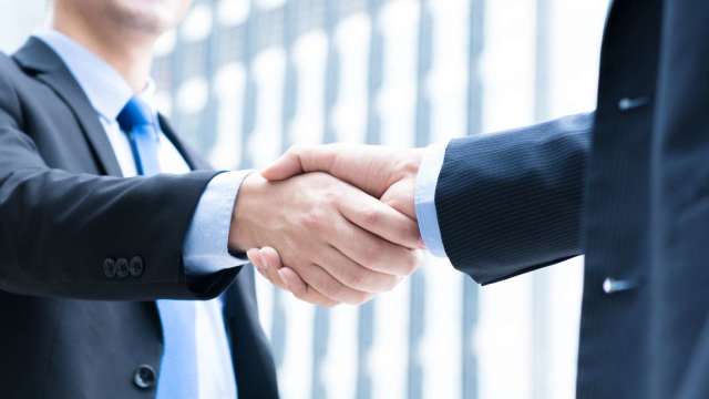 東生華與兆科眼科展開策略合作，加速引進老花眼新藥。(圖：shutterstock)