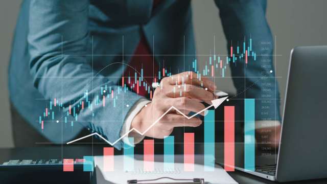 環球晶上半年配發免稅現金股利2元 SOI 試產啟動、GaN 維持滿載。(圖：shutterstock)