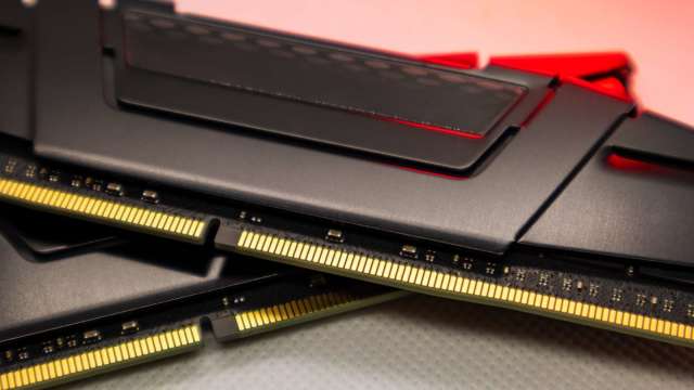 AI狂潮席捲記憶體江湖！手機廠被迫漲價、小米頻預警、聯想囤貨 業內專家：未來一年難降價（圖：Shutterstock）