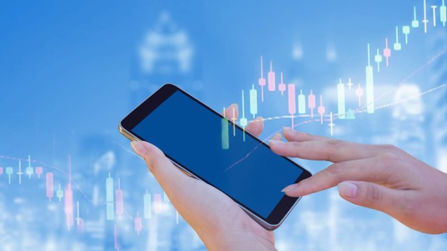 群聯11月營收70.2億元歷史次高 PCIe晶片出貨年增 118%。(圖:shutterstock)