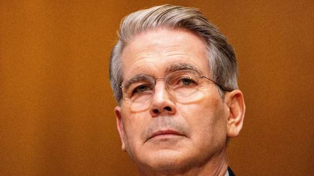 川普政府擬改革反洗錢規定,財政部旗下FinCEN將有權否決其他監管機構裁定。(圖:Shutterstock)